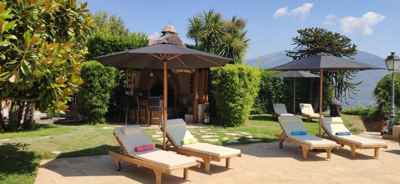 Couette-café Loup Castel Boutique *